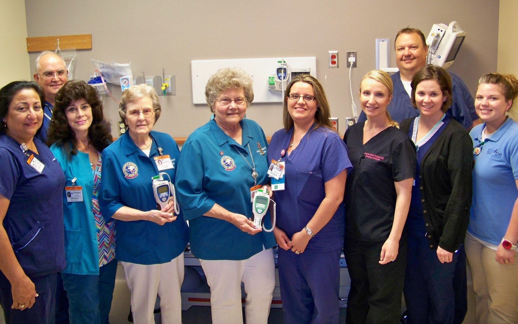 Volunteer Auxiliary Donates to Hospital’s Emergency Room